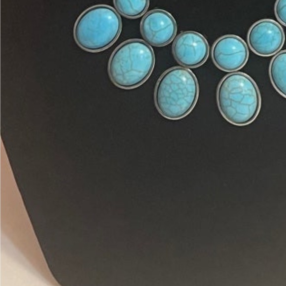 Jewelry - Picture 3 of 3